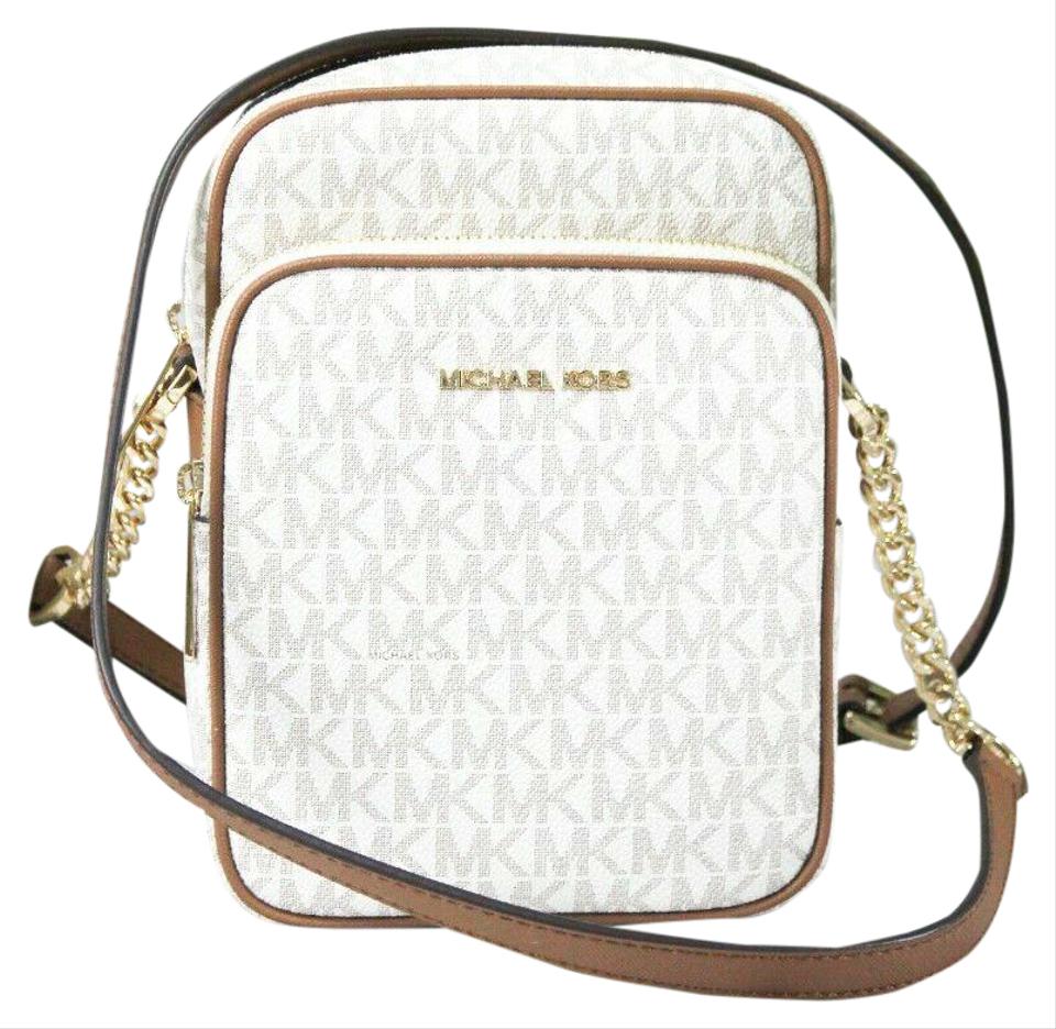 Jet Set Travel Signature Medium Logo Chain Crossbody Flygväskan