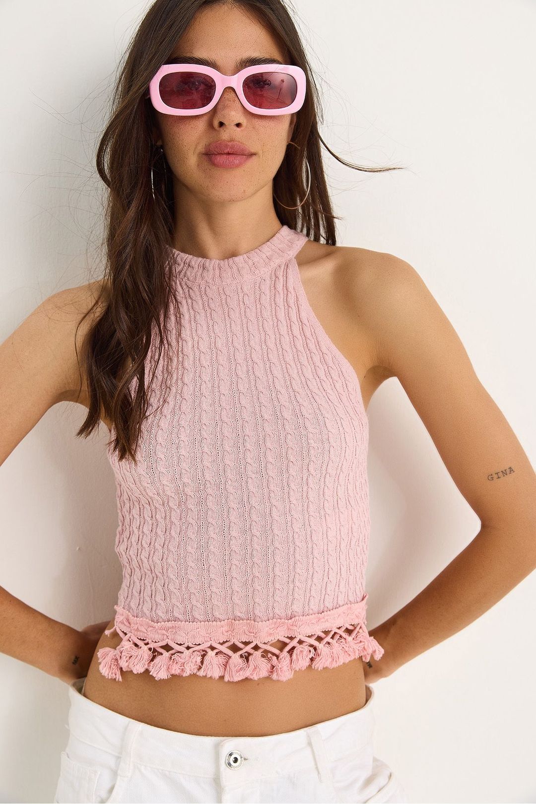Texturerad Halterneck Topp med Fitted Design