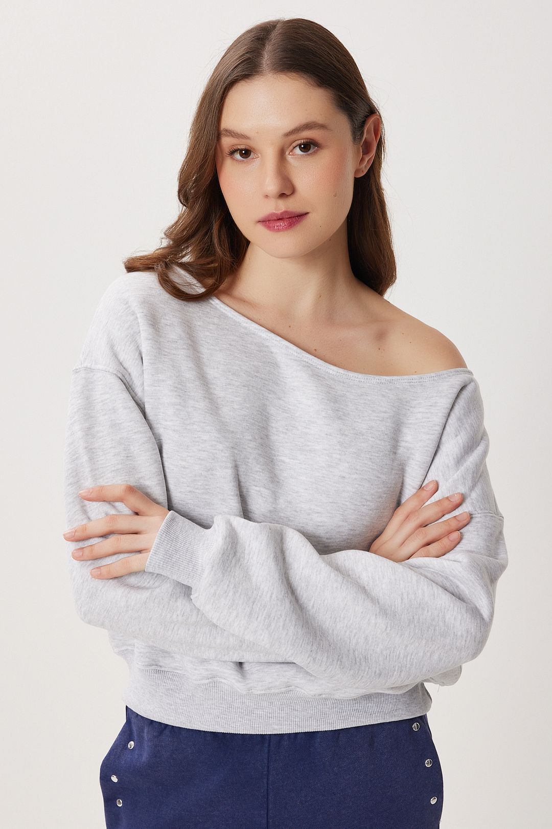 Happiness Istanbul Asymmetrisk Krage Sweatshirt dam – bild 2