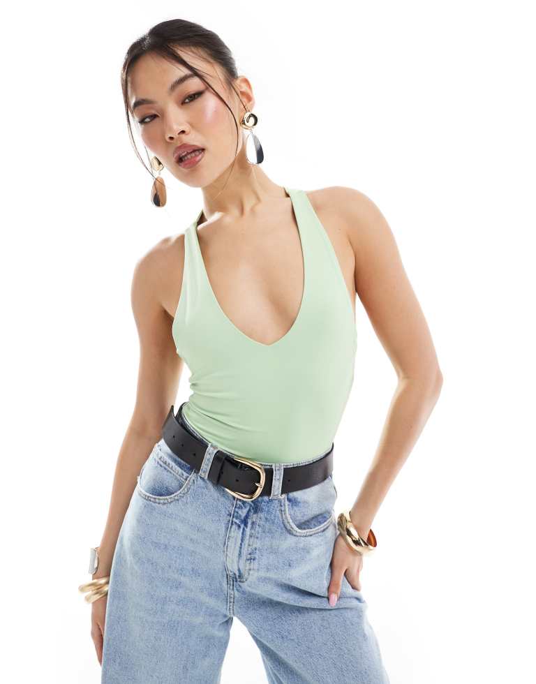 ASOS DESIGN bodysuit med twistad rygg och v-ringning i äpplegrön toppar dam – bild 2