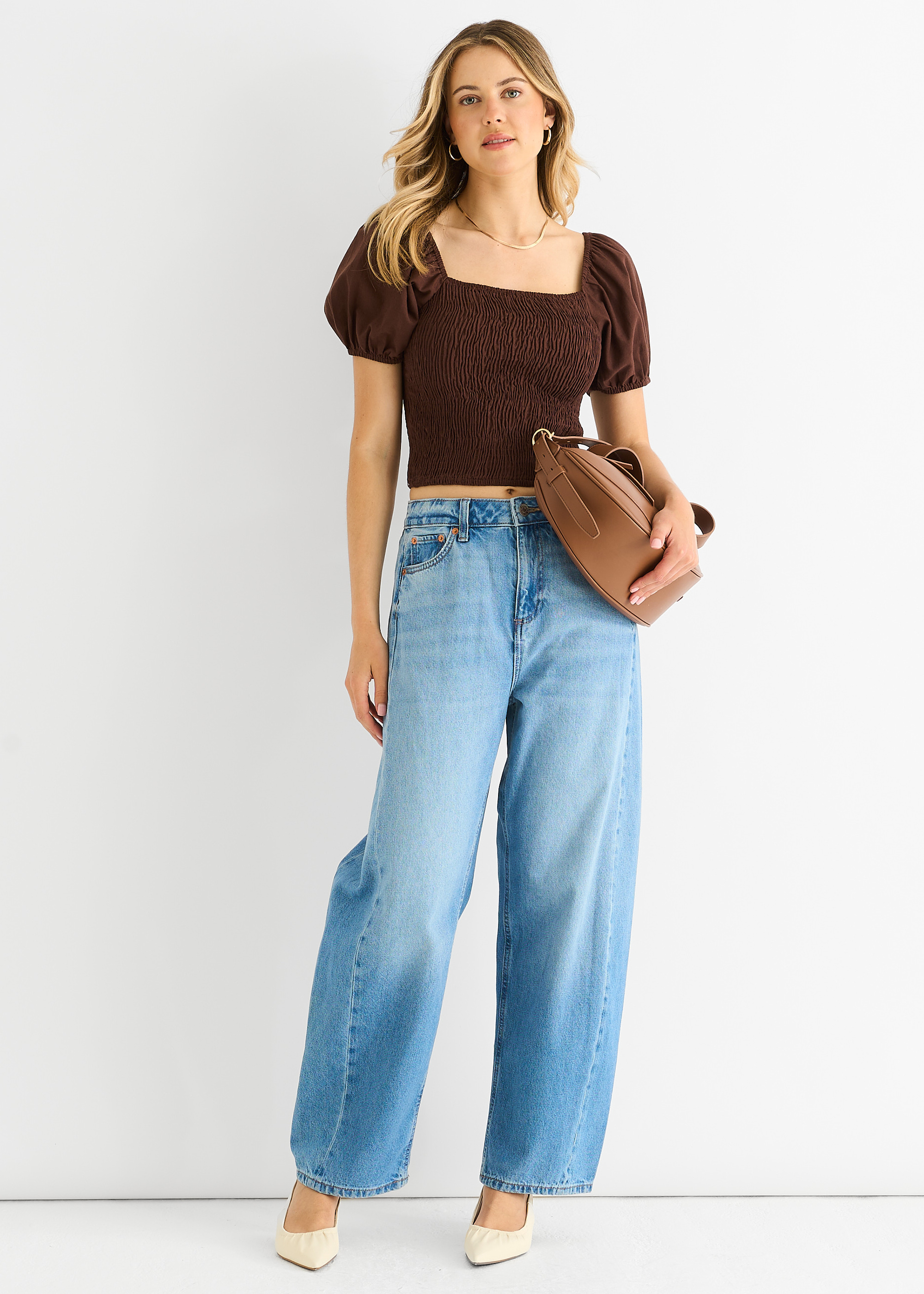 Thumbnail - Schokoladenfarbenes Top aus geraffter Baumwolle mit Puffärmeln