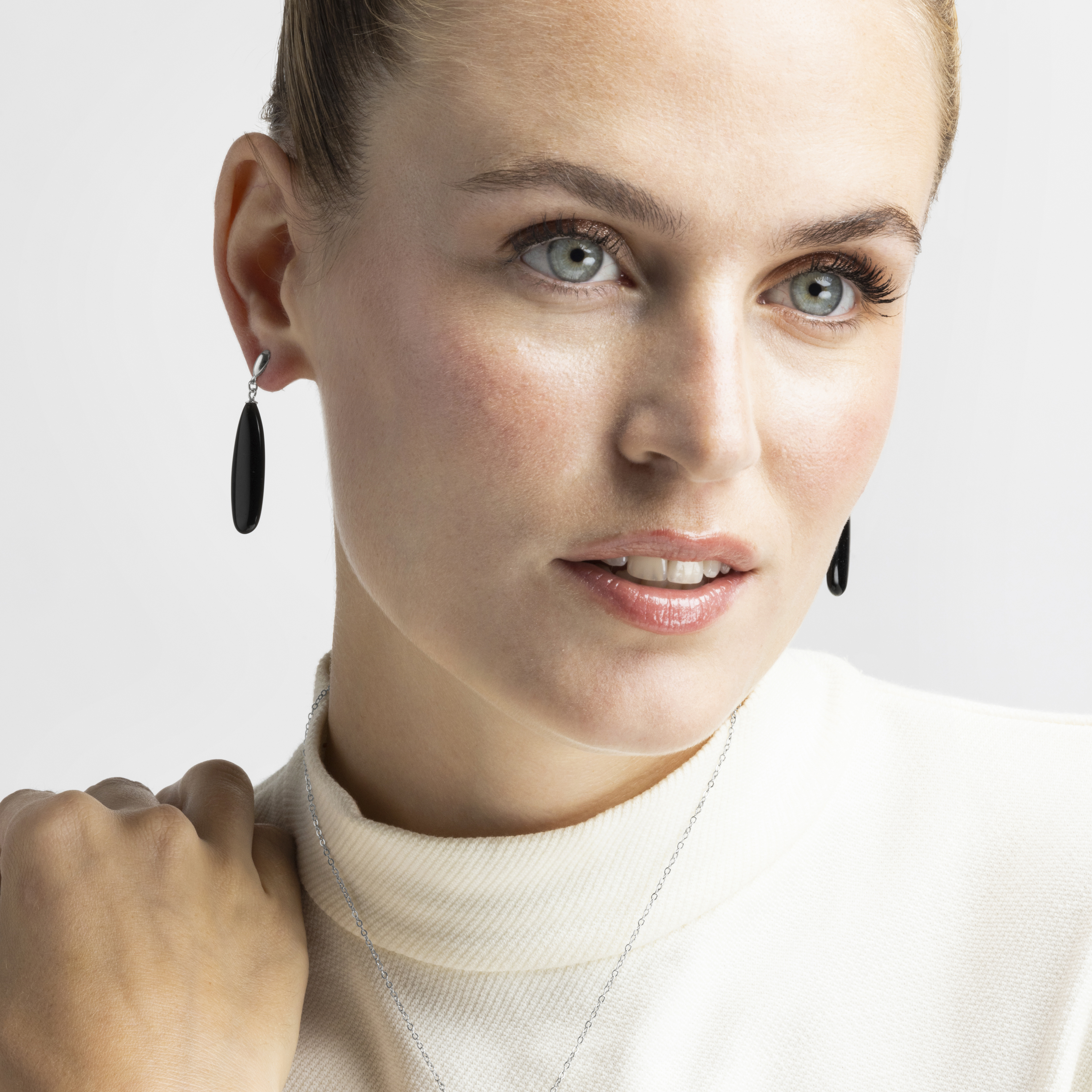 Luxenter adak örhängen i 925 sterling silver och onyx med rodiumpläterad yta dam – bild 2