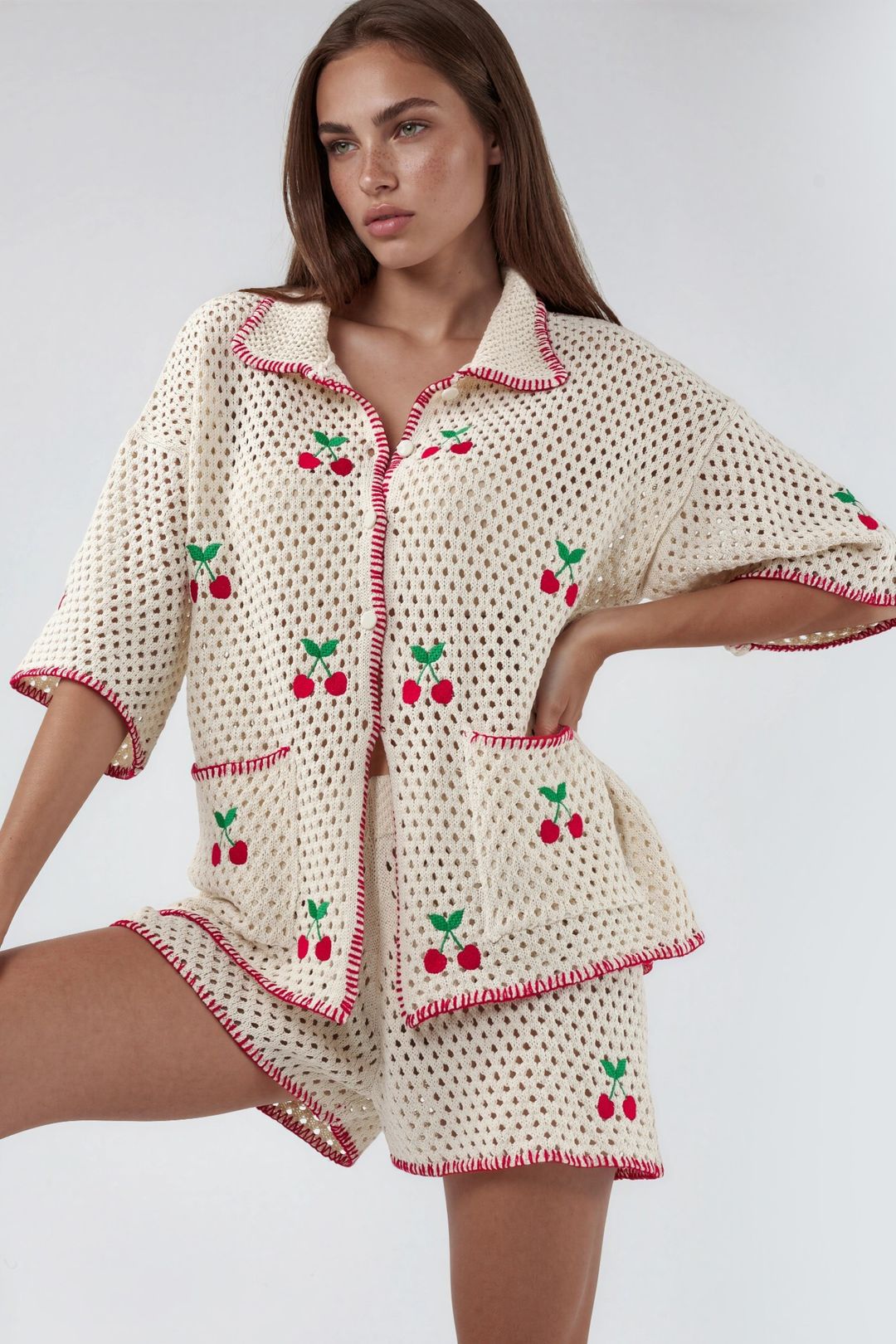 Broderad pikékrage tvådelad set