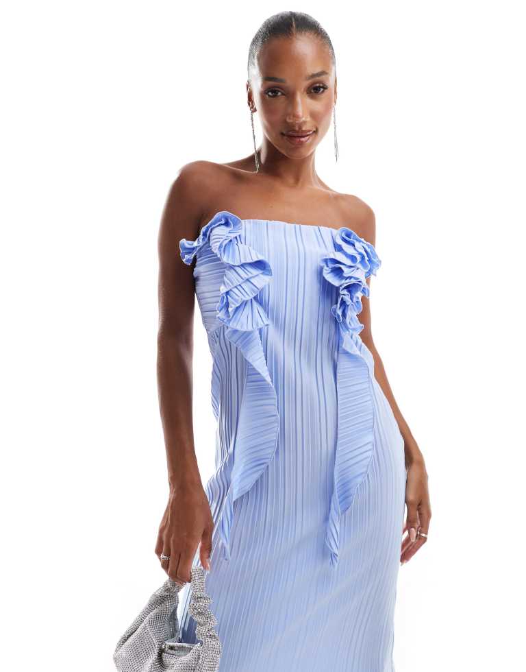 ASOS DESIGN plisserad bandeau midiklänning med kråssytt liv och vågig nederkant i babyblått dam – bild 2