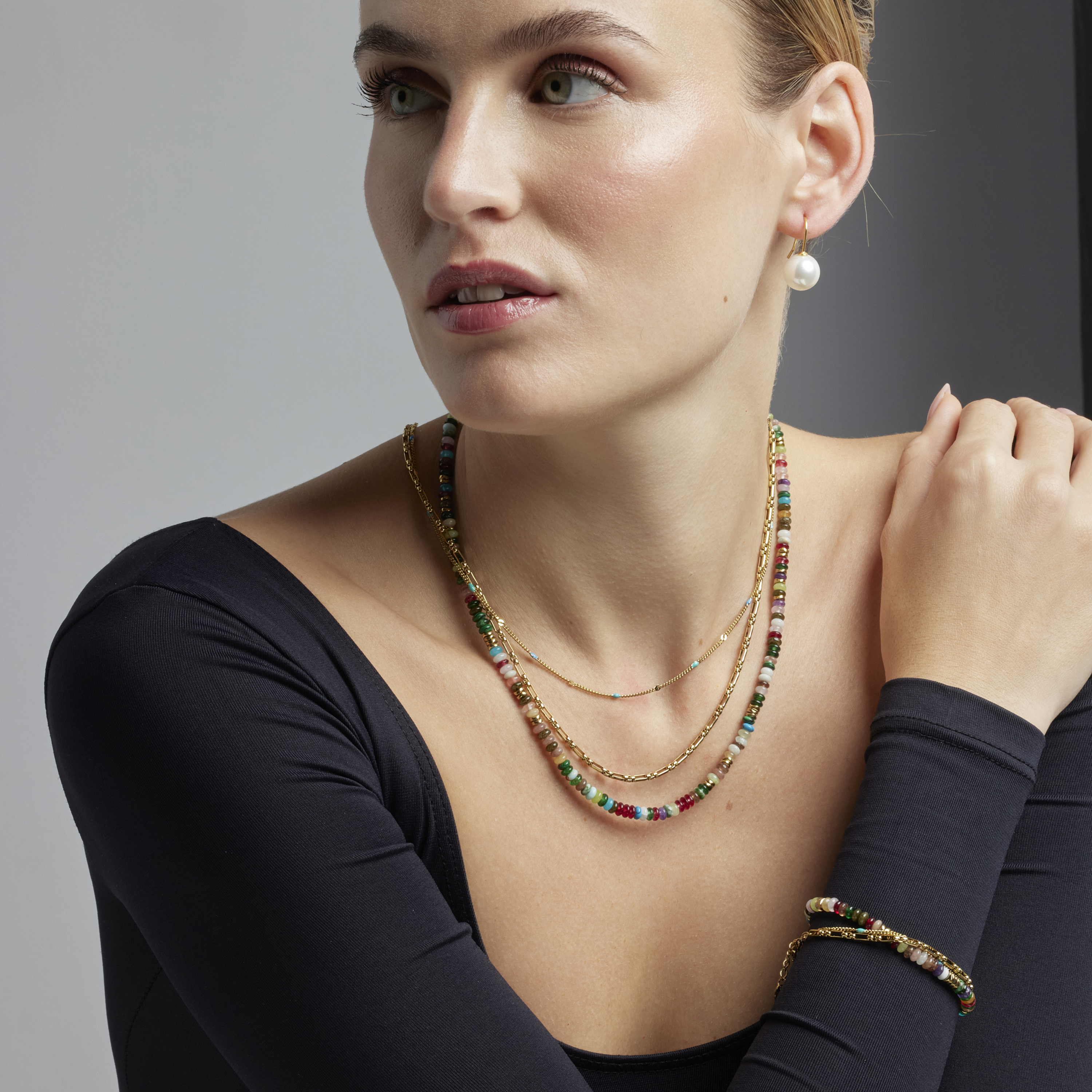 Luxenter Essential-örhängen i 925 sterling silver och vit pärla i 18 karat gult guld dam – bild 2 av 3