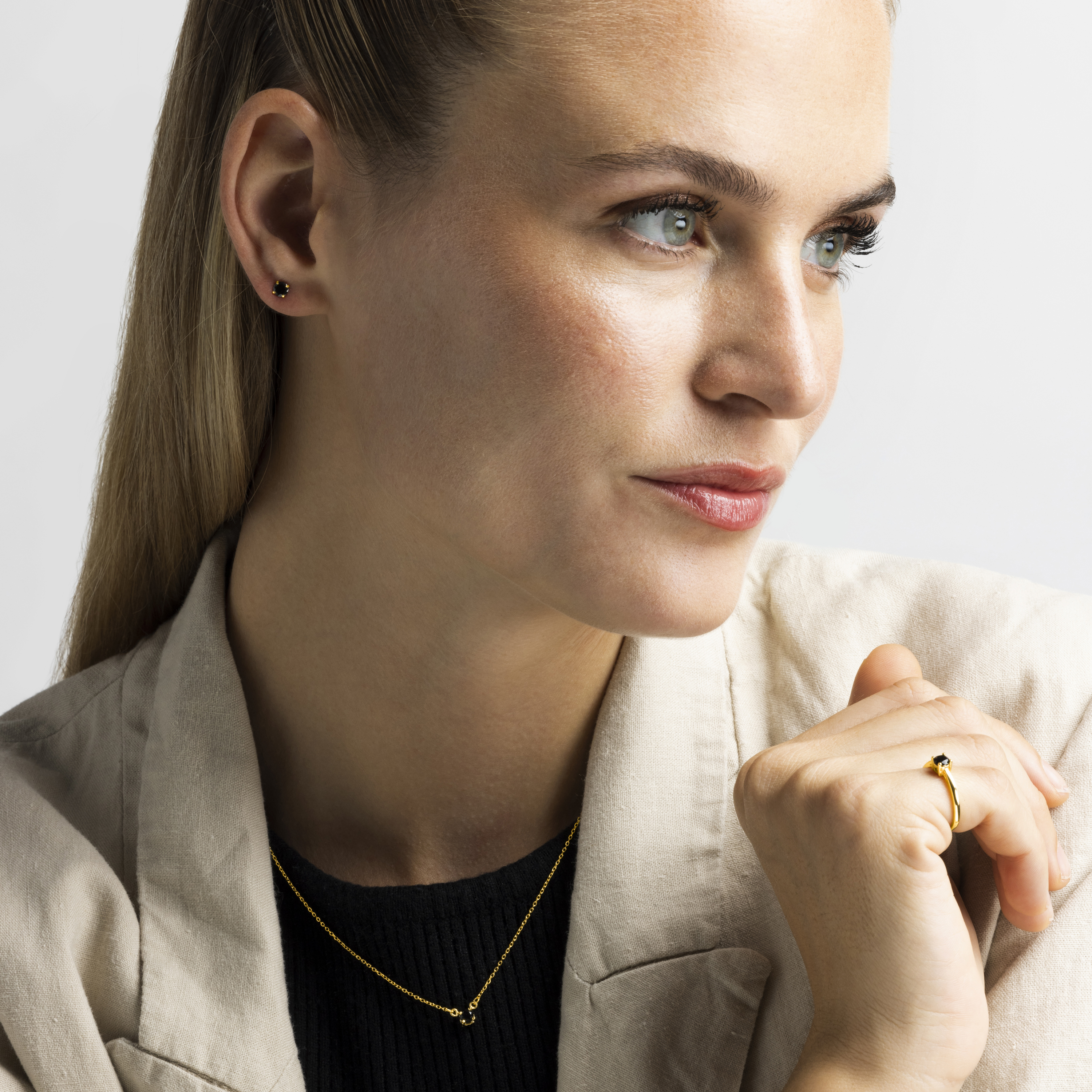 Luxenter otieno örhängen tillverkade av 925 sterling silver och 18K guldpläterad onyx zirkonia dam – bild 2