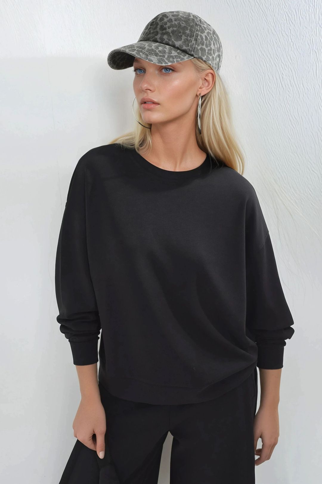 Avslappnad passform crewneck sweatshirt i modal