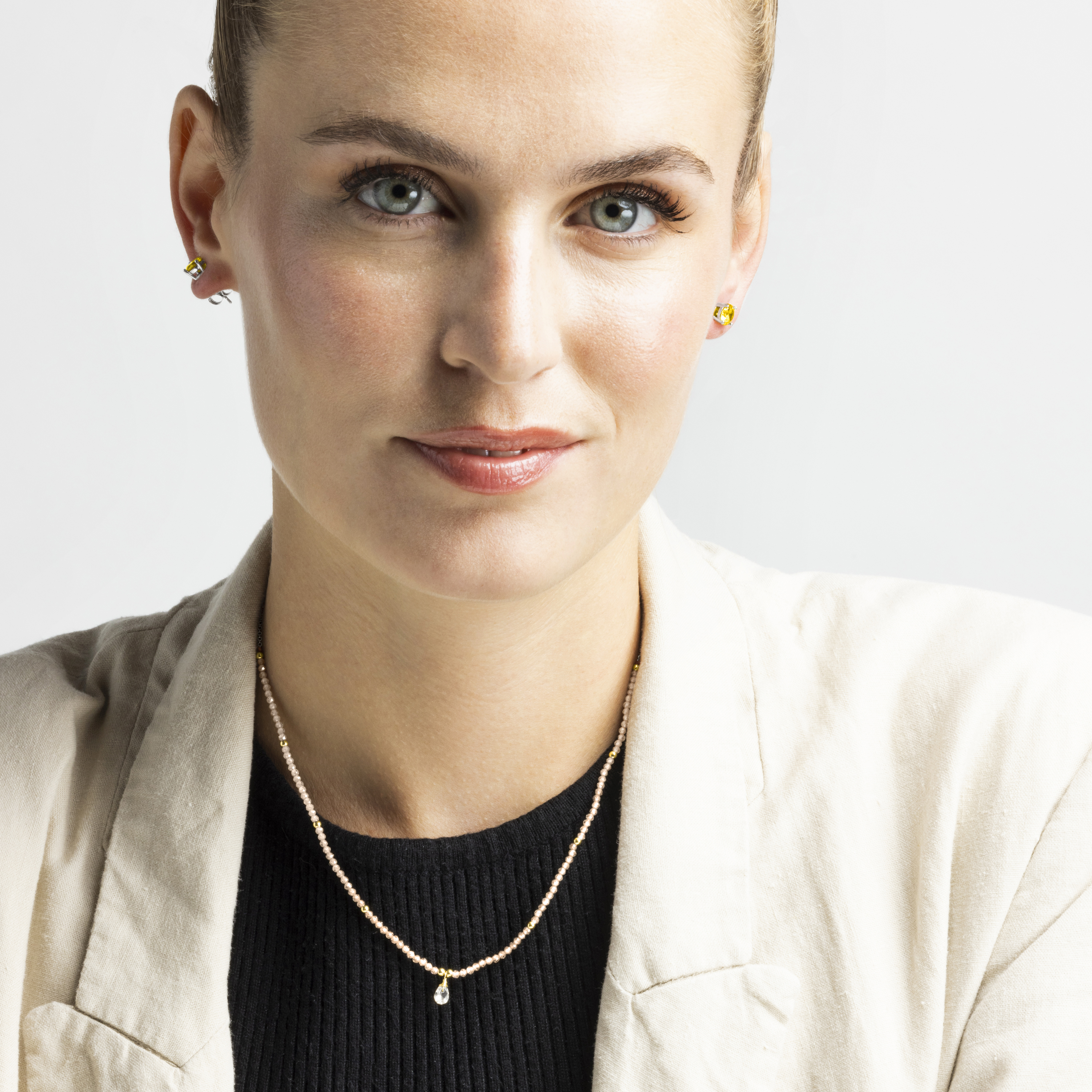 Luxenter athat halsband i metallegering och champagne zirkonia 18K guldpläterad finish dam – bild 2